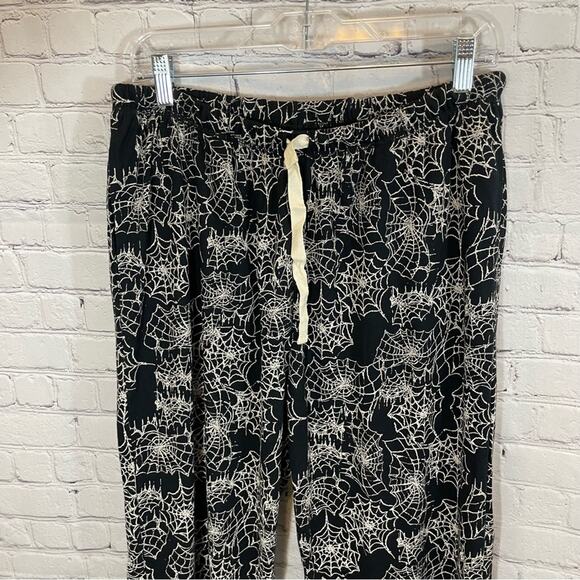 Burt’s Bees Men’s Halloween Spiderweb Pajama Set - Picture 10 of 10